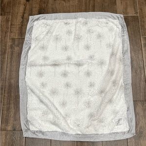 Little Giraffe baby blanket